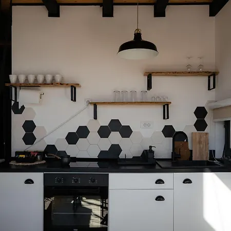 Wild Nest Wolf Lux Krajevi