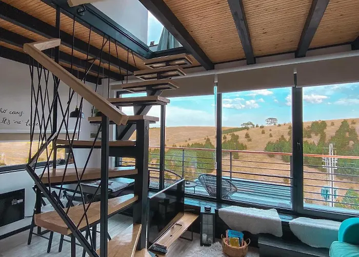 Wild Nest Wolf Lux וילה