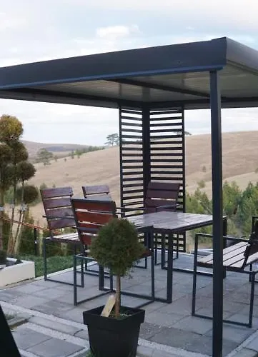 Wild Nest Wolf Lux וילה