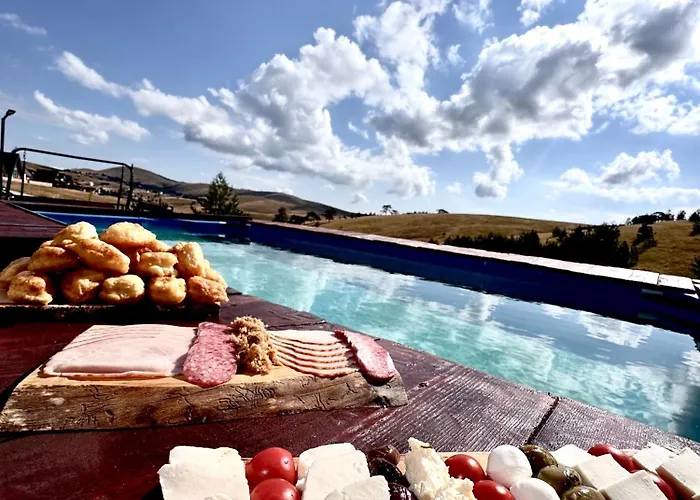 Wild Nest Wolf Lux *